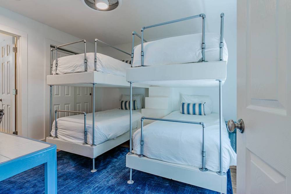 3 by the sea bunk beds property management